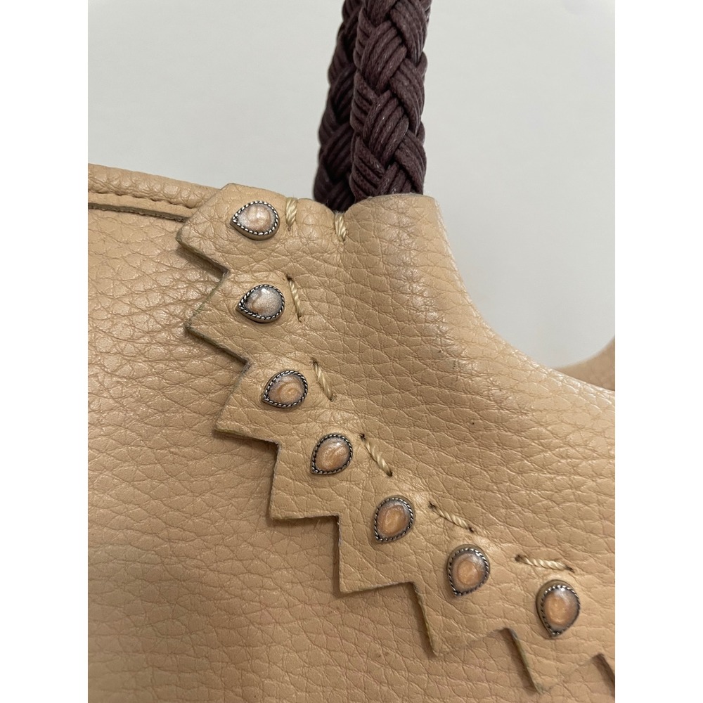 Boho Liz Claiborne Beige Pebbled Tote Bag Braided Handles Scalloped Studded Trim - Picture 5 of 11